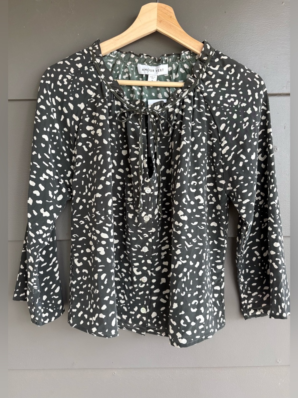 Amour Vert Isla Green Silk Printed Blouse NWT